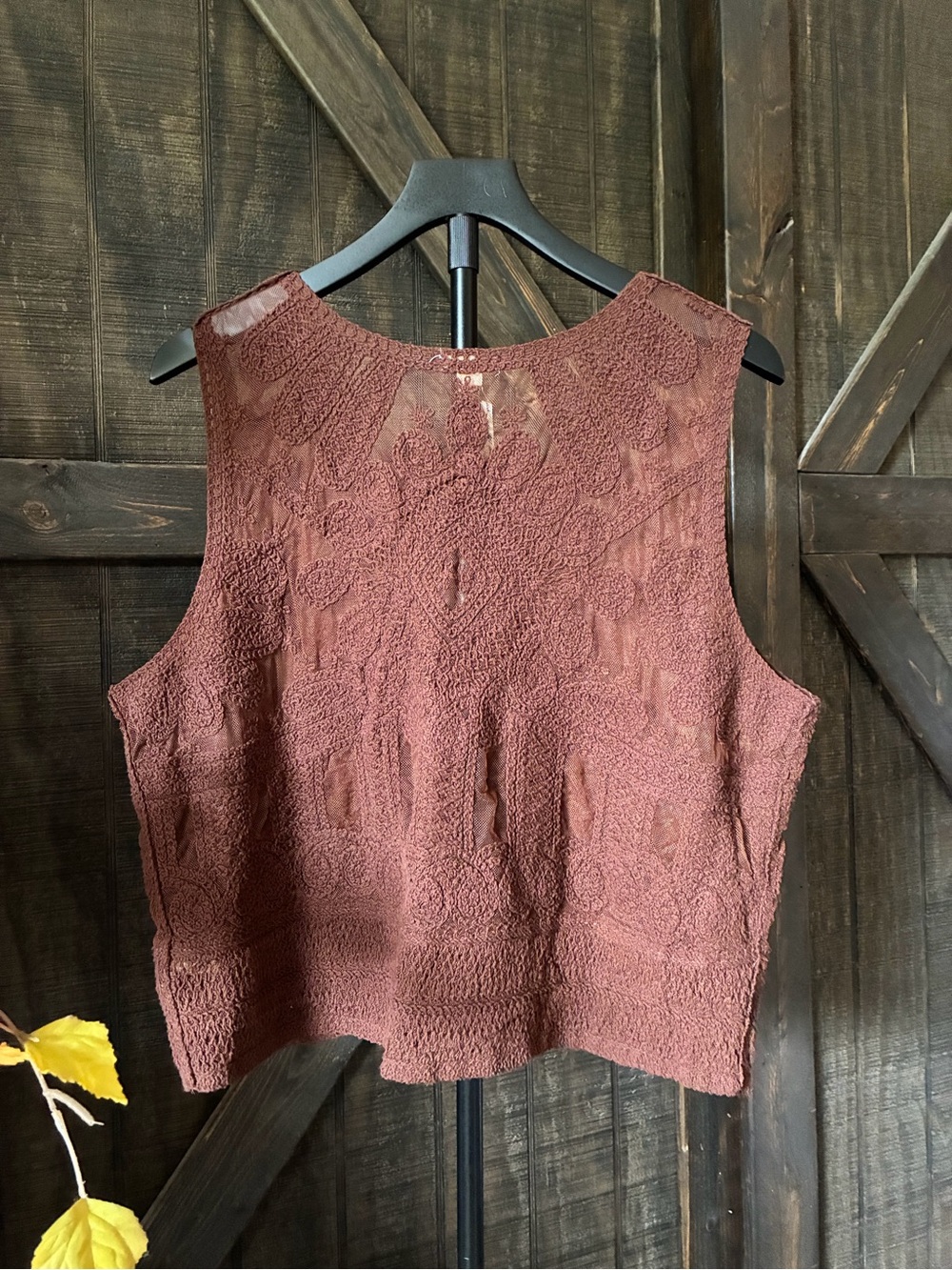 Ultra Pink Textured Rust-Brown Sleeveless Crop Tank - Picture 2 of 3